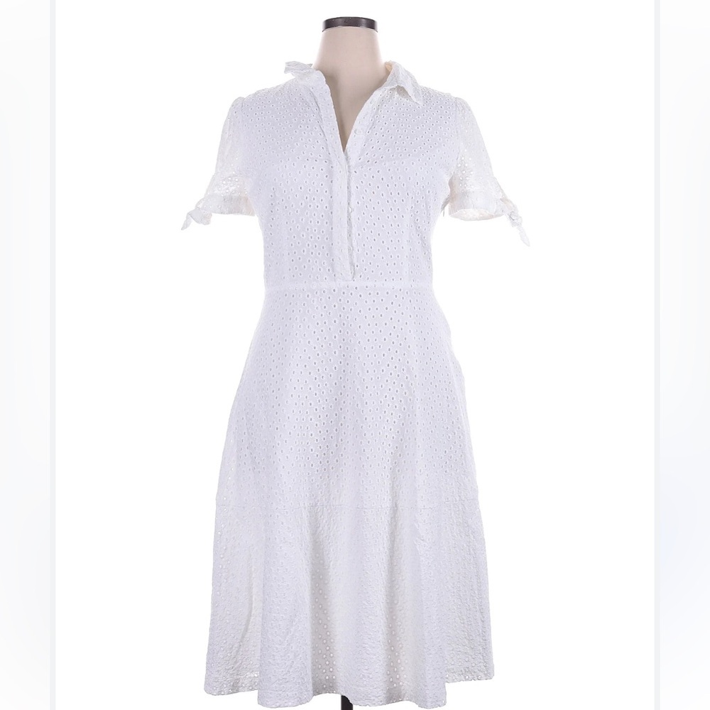 White eyelet Gal Meets Glam size 20 dress